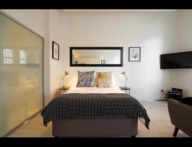1 BEDROOM APARTMENT RENTED IN CAPE TOWN CITY CENTRE